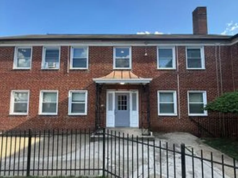 2925-2929 Pennsylvania Ave SE — Photo 2
