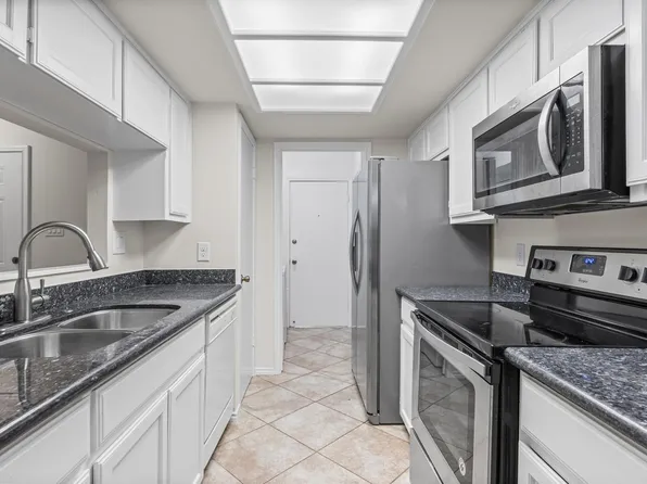 512 Eberhart Ln APT 1402, Austin, TX 78745