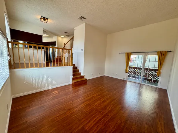 1523 E Windsor Rd APT 105B, Glendale, CA 91205