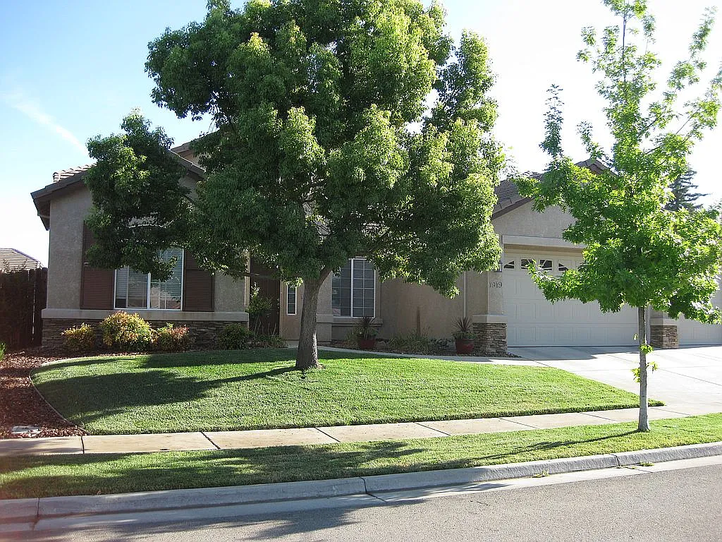 1919 Heidi Way photo 1