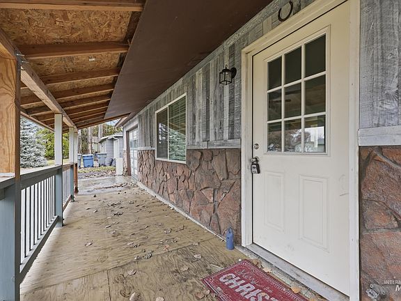 3rd image of 902 Harmon Way