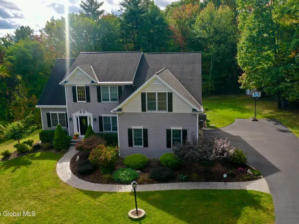 30 Marie Heights, West Sand Lake, NY 12196
