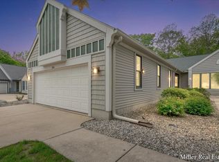 1516 Liberty Ln #20, Hastings, MI
