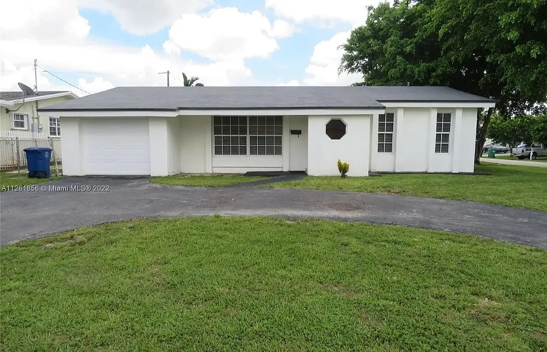 Building Photo - 8660 Beekman Dr