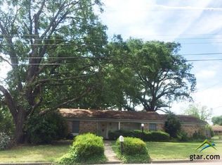 402 Hickory St, Mount Pleasant, TX 75455