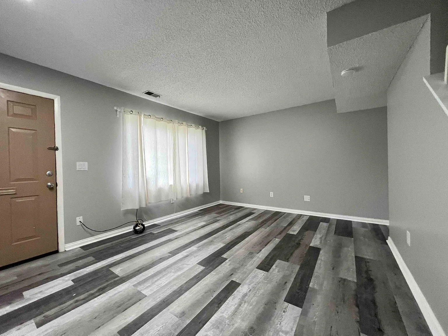 2 bed, 806 sqft, $1,100 — Photo 4