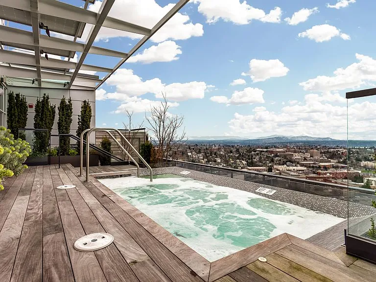 Jetted Pool