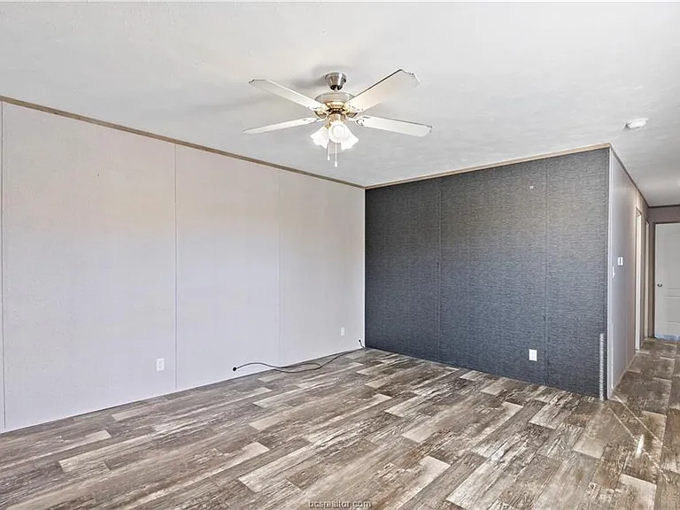 3933 N Graham Rd — Photo 8