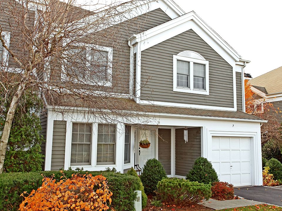 1st image of 7 Alex Dr