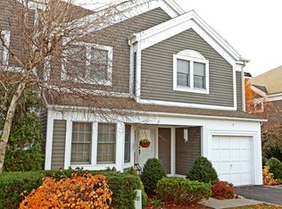 7 Alex Dr, White Plains, NY 10605