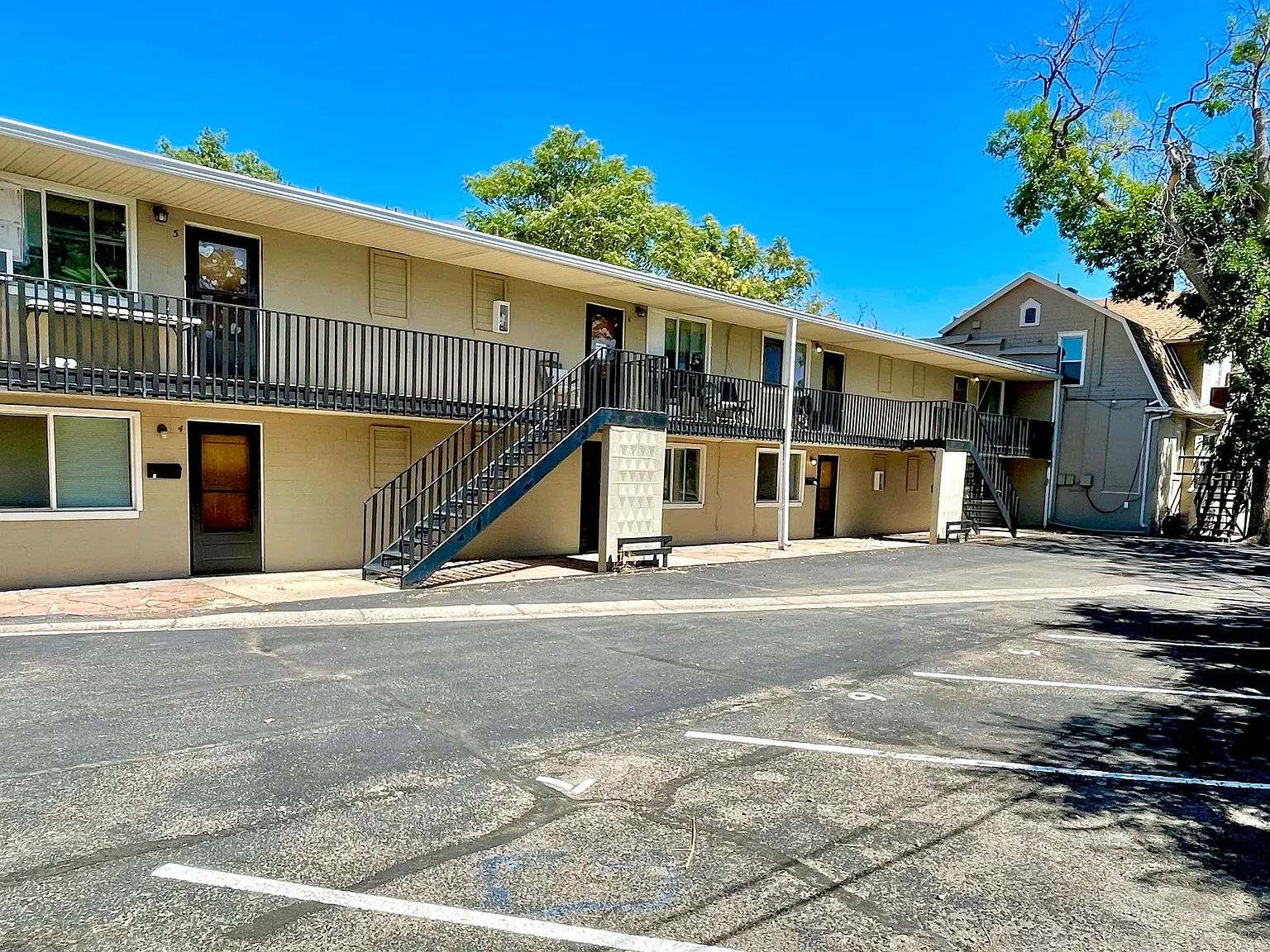 Move-In Special: 2 Weeks Free! - Flexible Lease Terms - Live Near the Heart of UNC! 2 Bed/1 Bath ... — Photo 3
