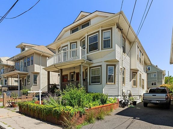 3rd image of 110 W Adams St