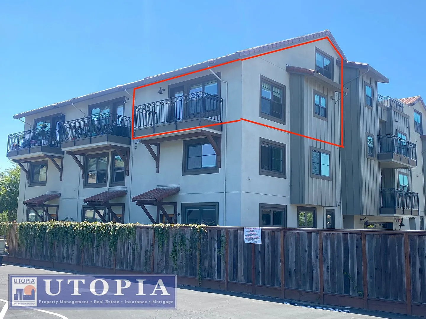 Beautiful, top floor apartment located in the heart of Seabright, close to local beaches and Down... — Photo 3
