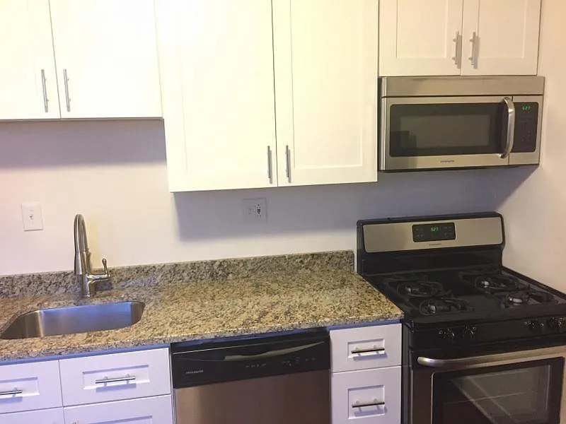 2 bed, 800 sqft, $1,550 — Photo 3