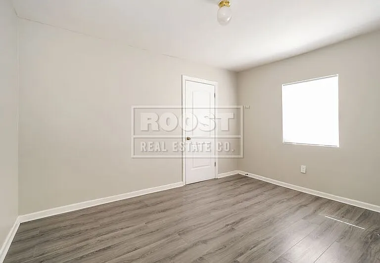 108 Columbian Ave #B — Photo 7