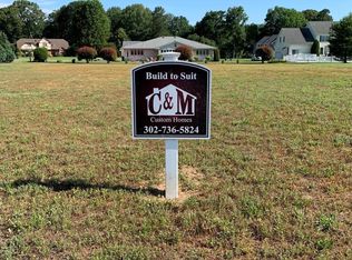 305 Waterside Dr, Felton, DE 19943