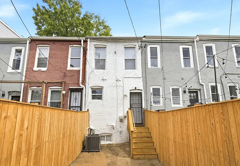 415 E Federal St — Photo 16