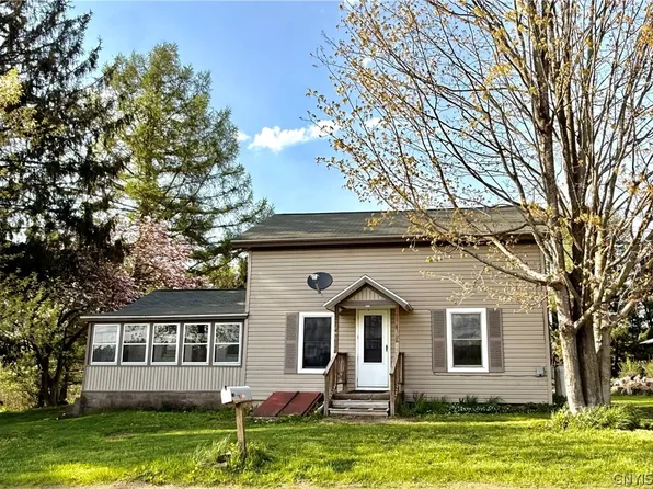 120 Edwards Rd, Lacona, NY 13083