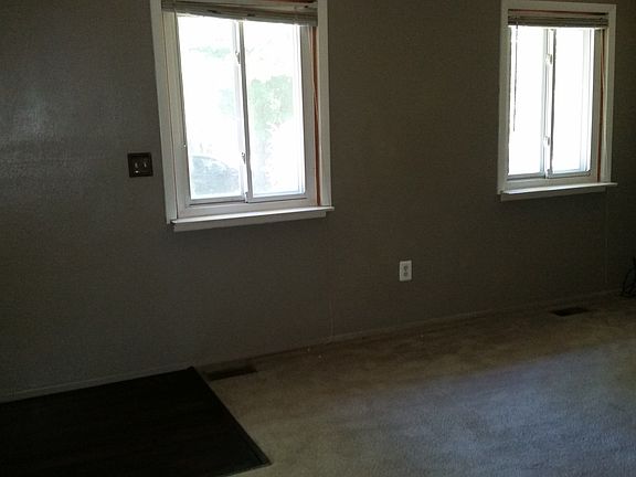 4th image of 10986 Van Buren St