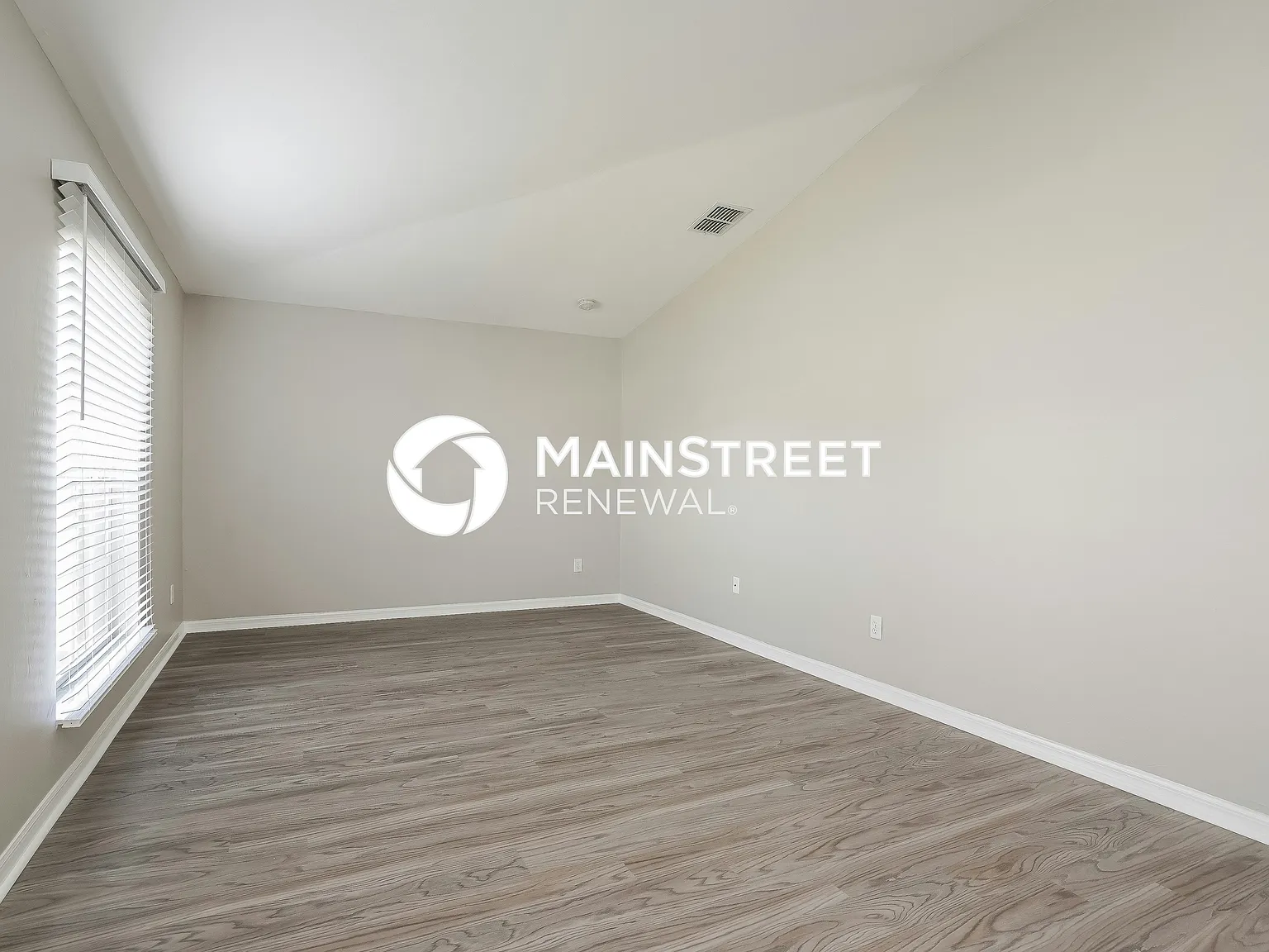306 NW 3rd Ln — Photo 3