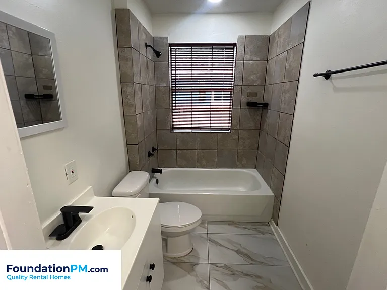 877 N Bingham St — Photo 8