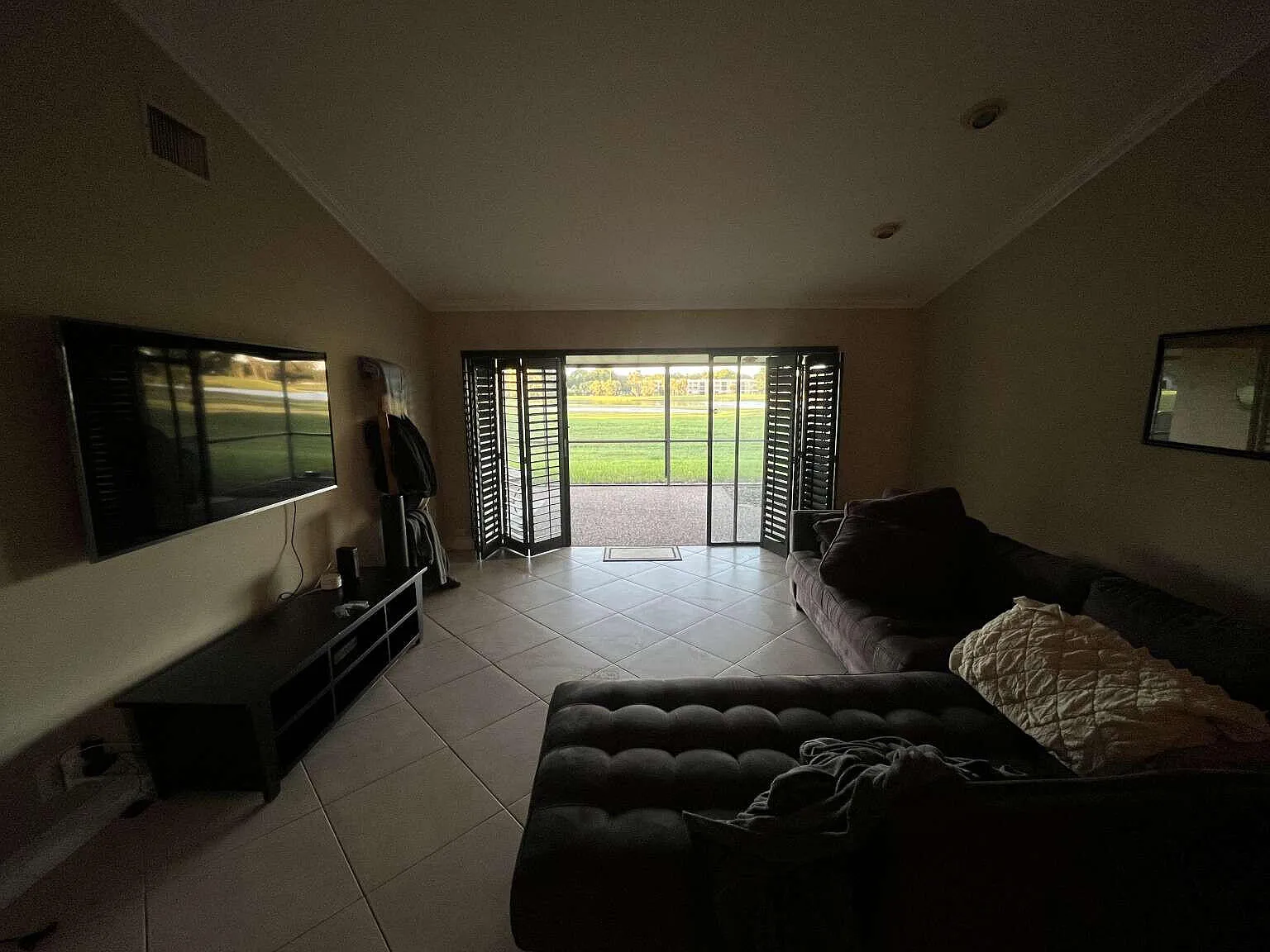 2 bed, 2.0 bath, 1956 sqft, $3,195 — Photo 2