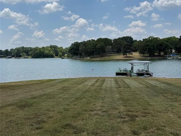 2216 Holly Ln, Shelby, NC 28150