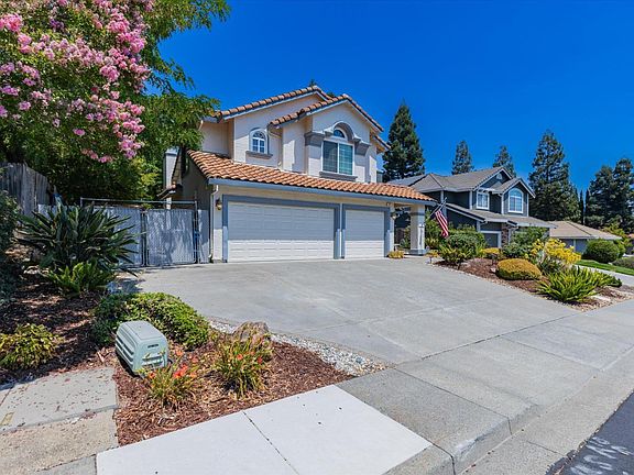 2nd image of 591 Crownpointe Circle
