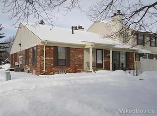 38957 Golfview Dr W, Clinton Township, MI 48038