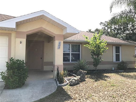 2nd image of 225 NE 9th Pl