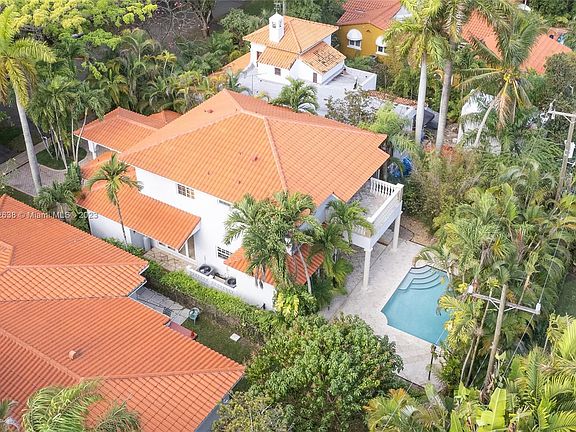 4th image of 1135 Asturia Ave