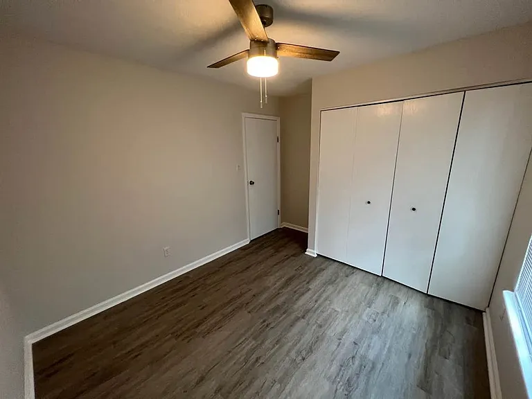 2824 Henslowe Dr — Photo 33