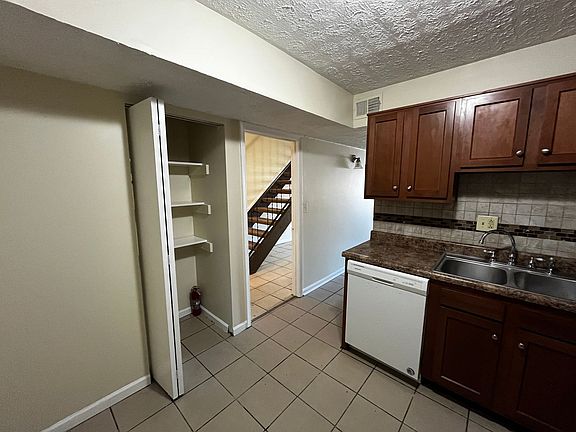 5th image of 1929 Peabody Ln #6