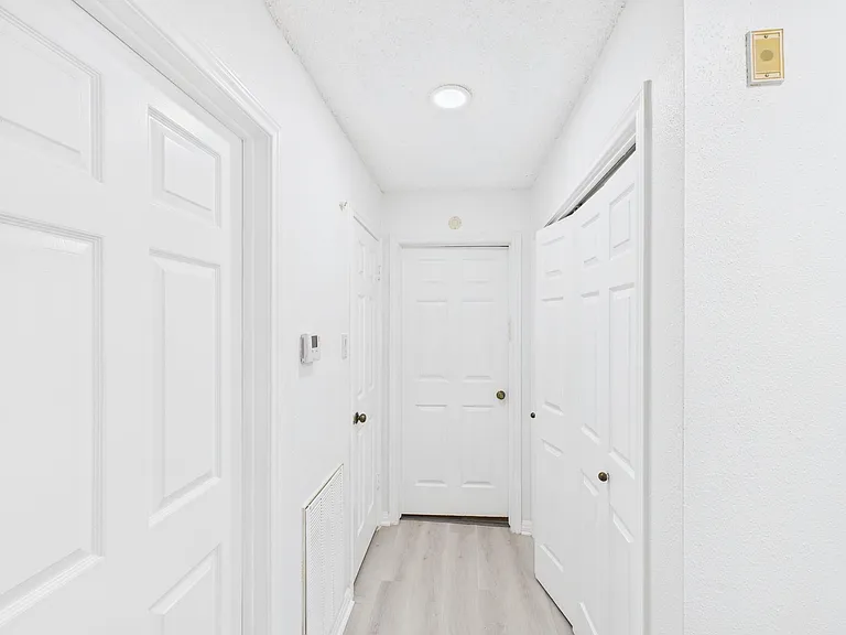 7610 Hopewell Ln — Photo 15