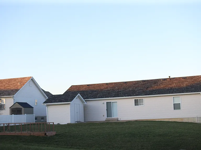 301 Double Creek Dr — Photo 4
