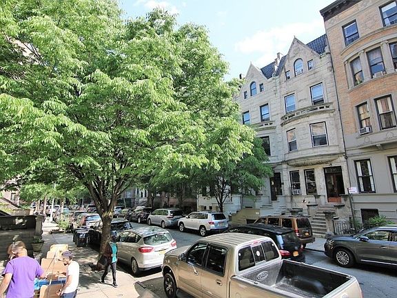 5th image of 339 W 88th St #F4