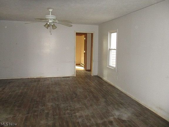 3rd image of 209 Idaho Ave
