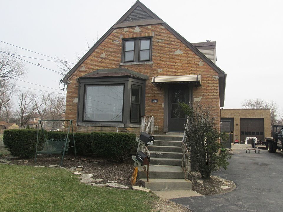 1st image of 10733 W Grand Ave