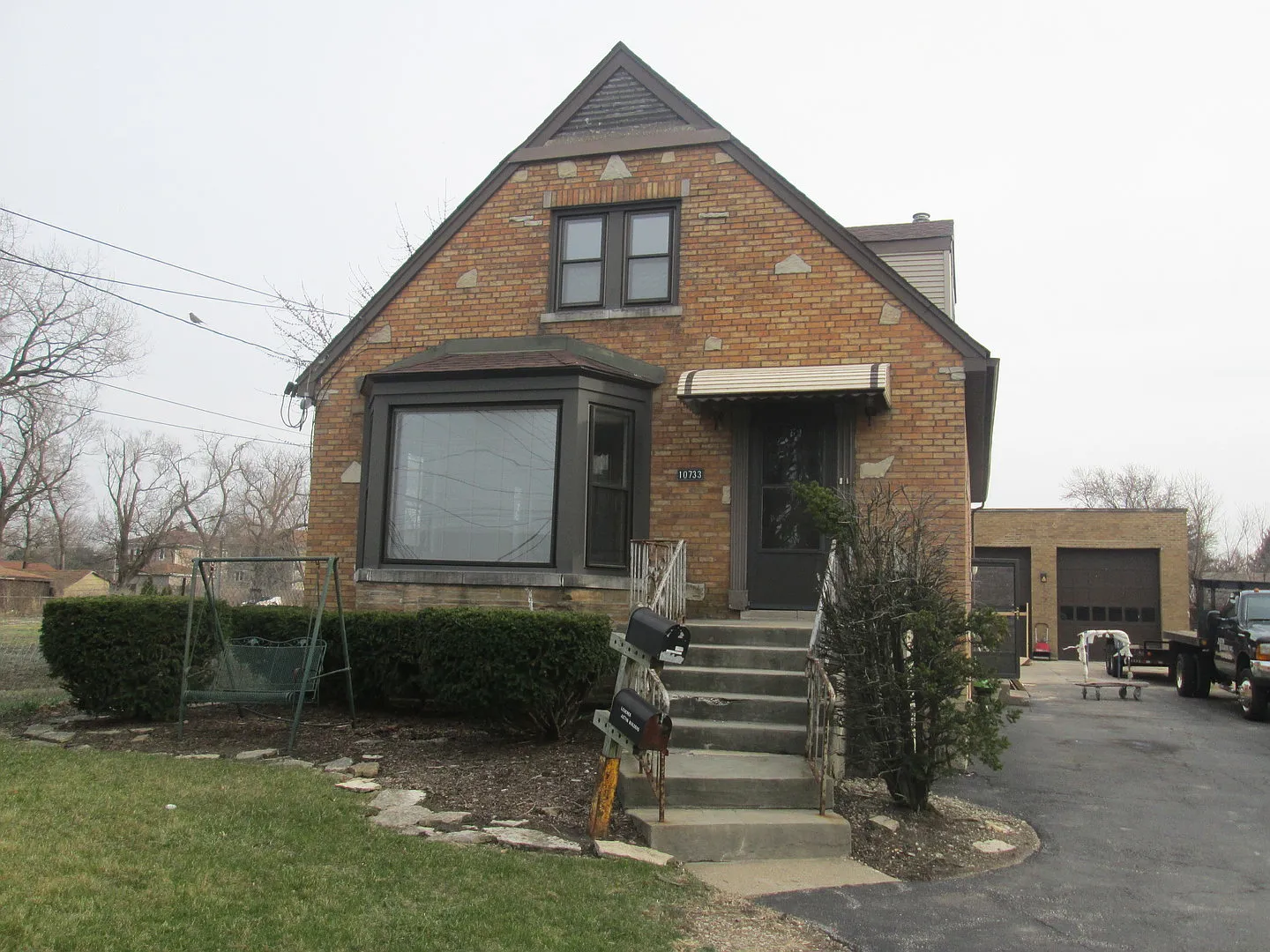 10733 W Grand Ave photo 1