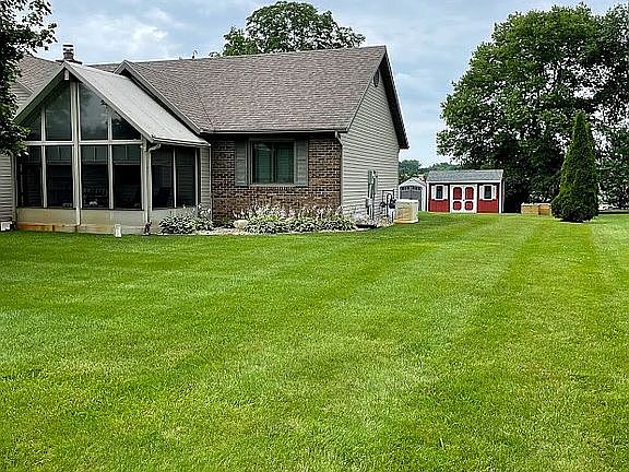 3rd image of 59460 Peppermint Dr