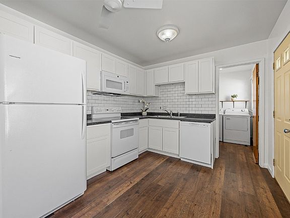 2nd image of 229 Jacolyn Dr NW