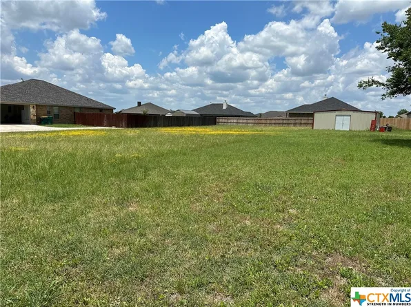 104 Northern Ave, Gatesville, TX 76528