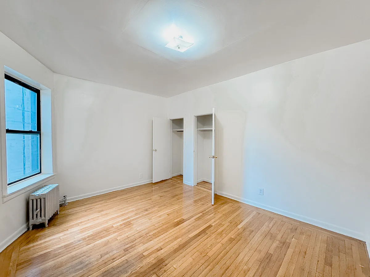 Building Photo - 2 Magaw Pl #23C