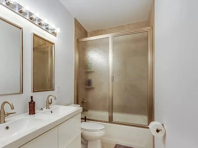 21 Giles Ave #2 — Photo 13