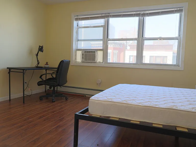 51.5 Cottage St #3E — Photo 7