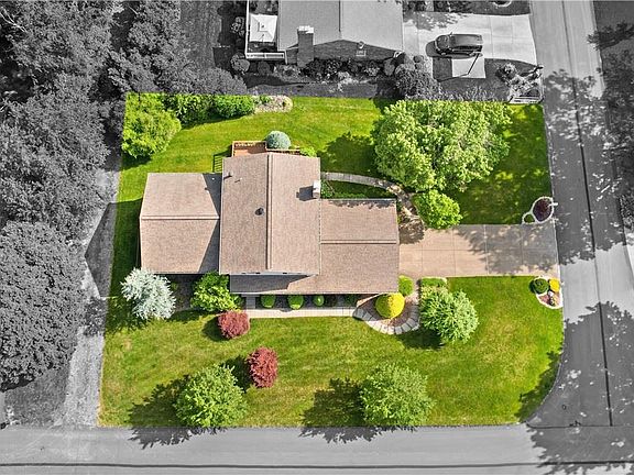 2nd image of 1322 Dellview Dr