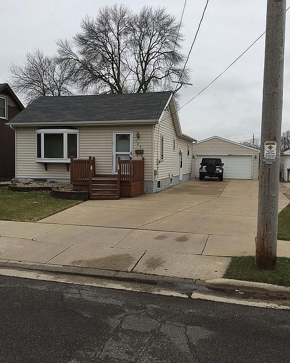 1st image of 124 Lorraine Ave