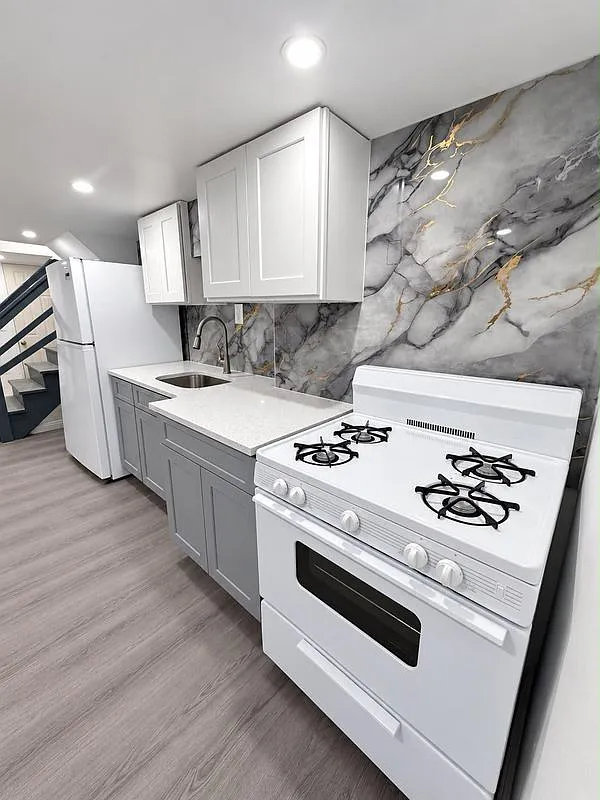 1 bed, 1.0 bath, 1300 sqft, $2,000 — Photo 1