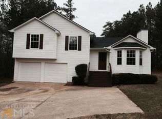 707 Grove Pointe Cir, Locust Grove, GA 30248