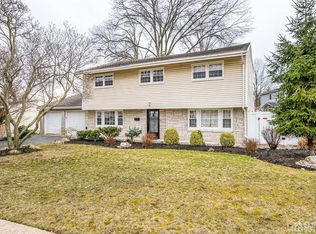 4 Hallo St, Edison, NJ 08837